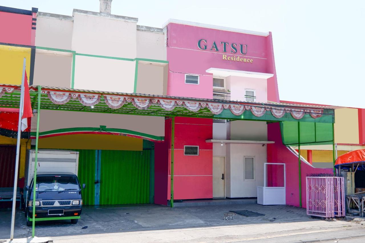Oyo 1815 Gatsu Residence Semarang Bagian luar foto
