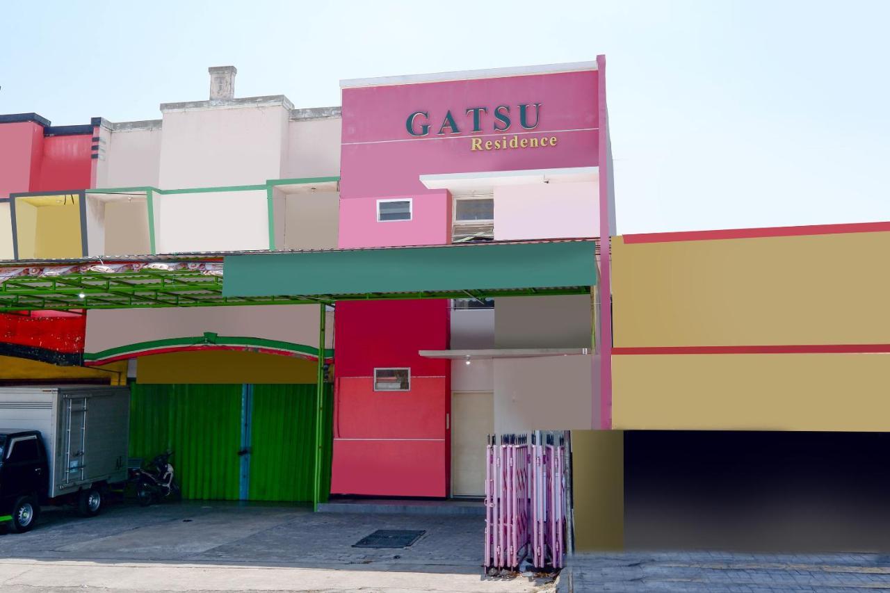 Oyo 1815 Gatsu Residence Semarang Bagian luar foto