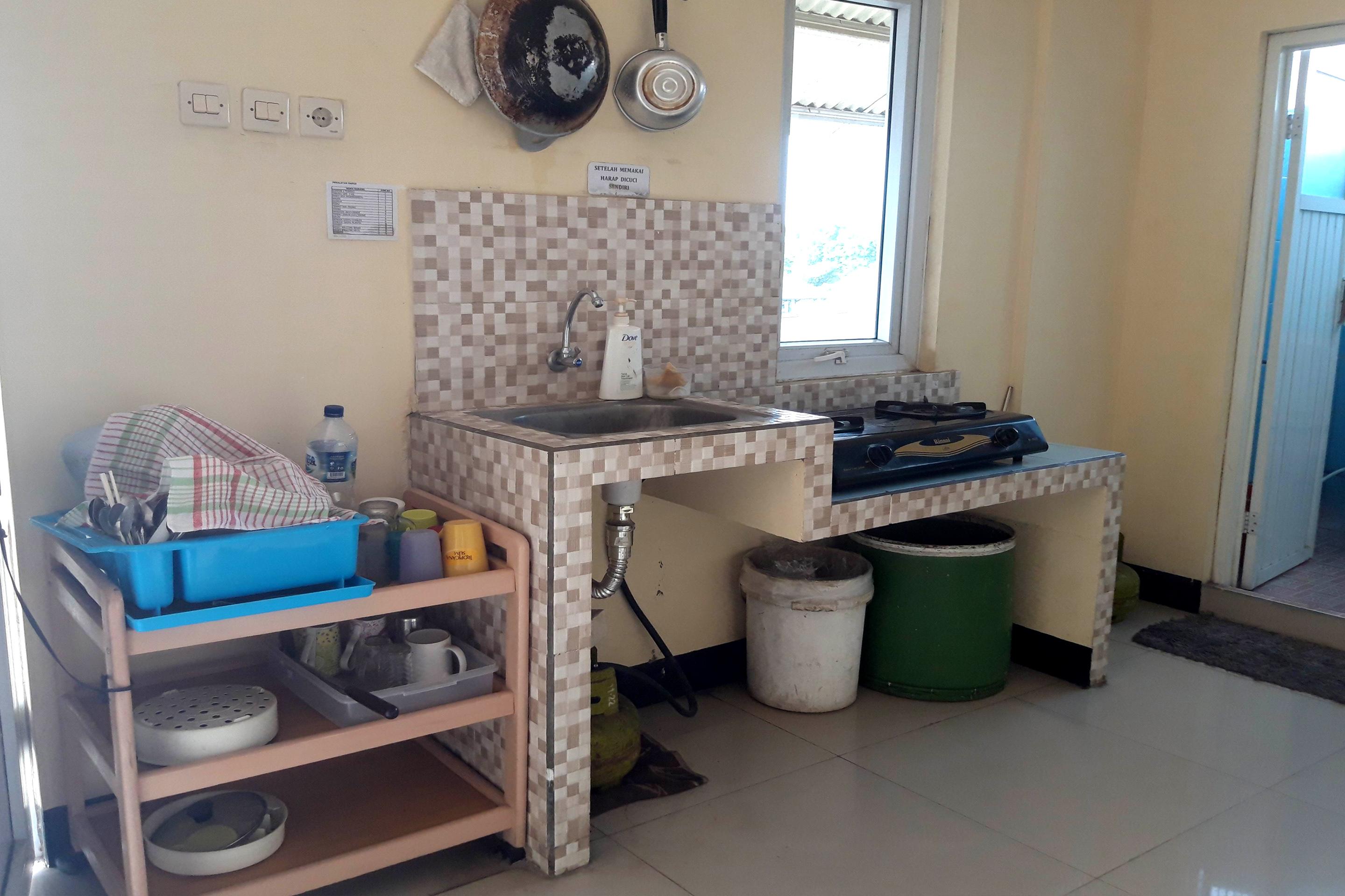 Oyo 1815 Gatsu Residence Semarang Bagian luar foto