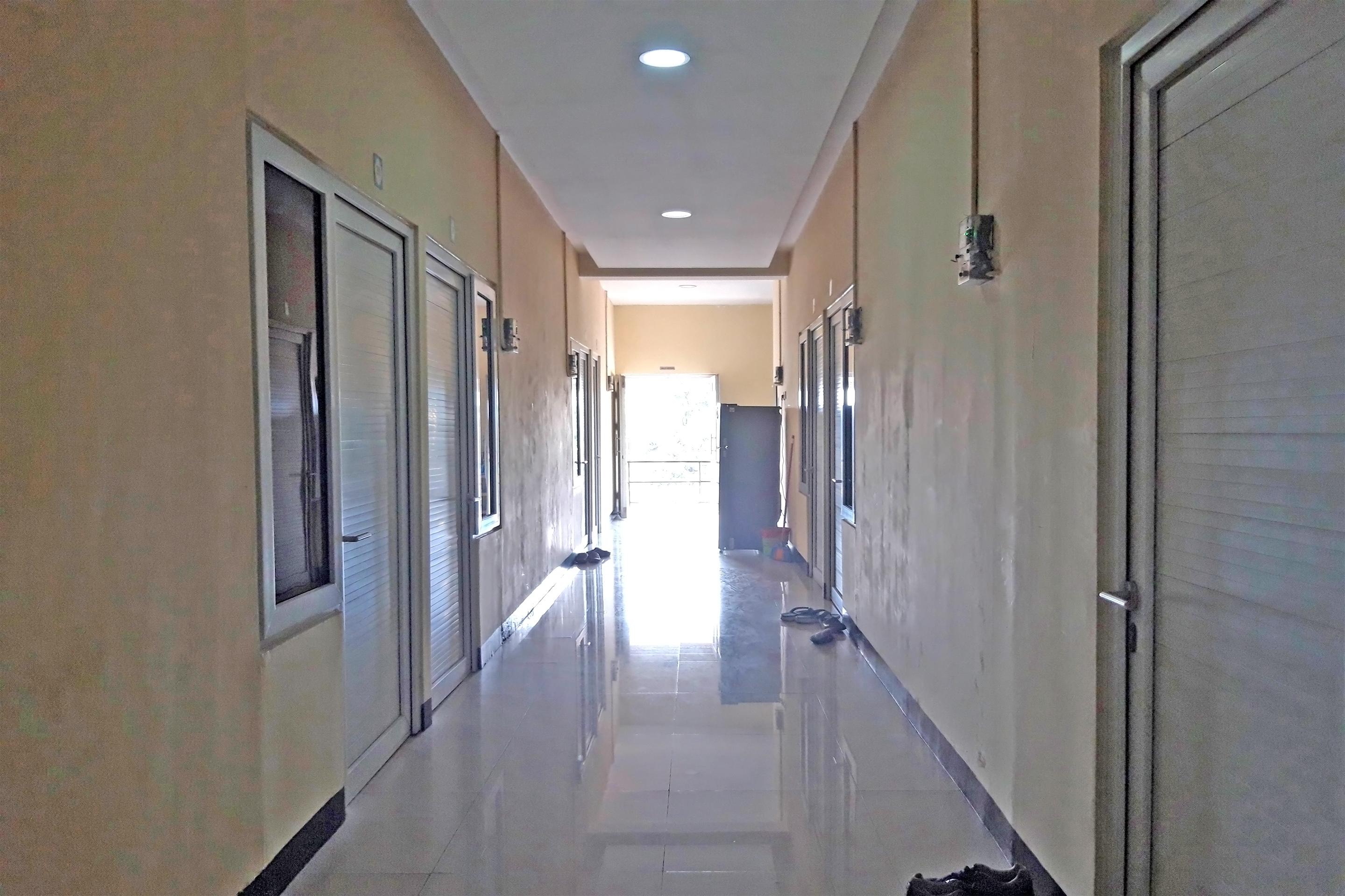 Oyo 1815 Gatsu Residence Semarang Bagian luar foto
