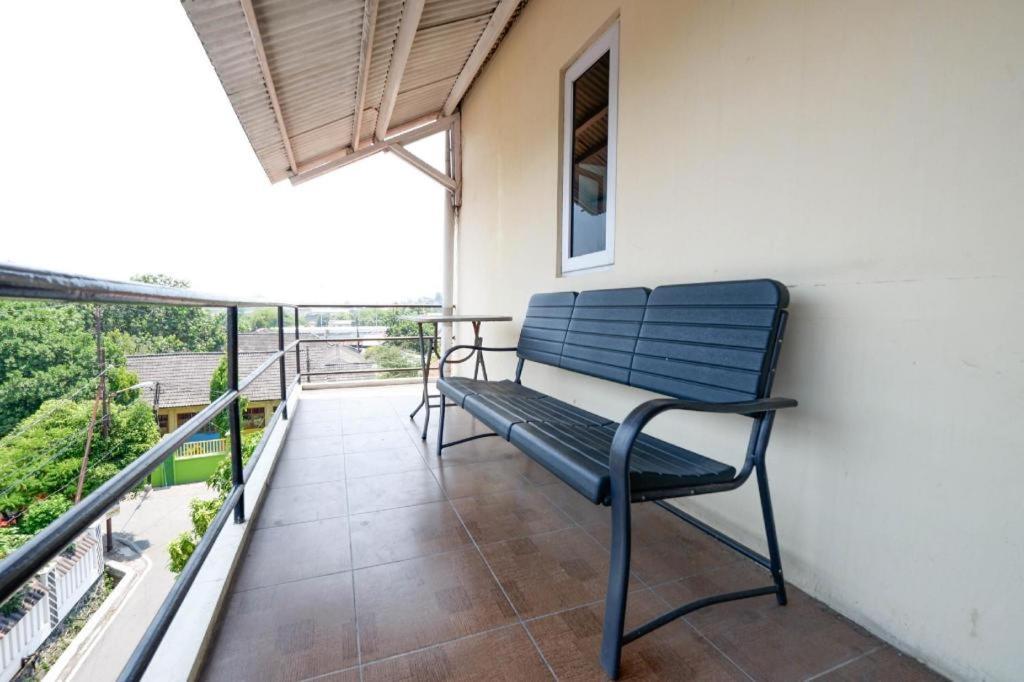 Oyo 1815 Gatsu Residence Semarang Bagian luar foto